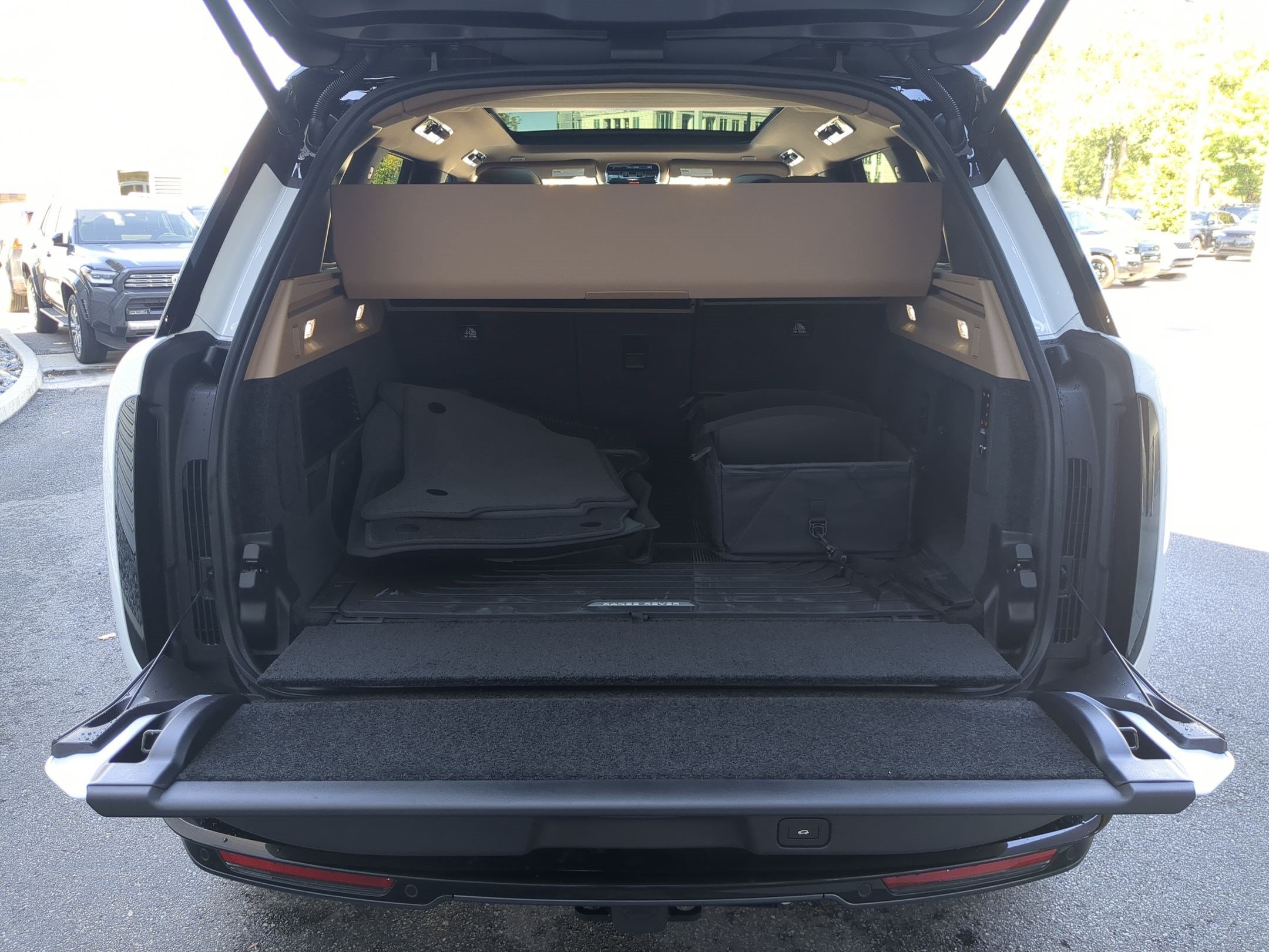 New 2027 Land Rover Range Rover SE AWD/4WD image 29