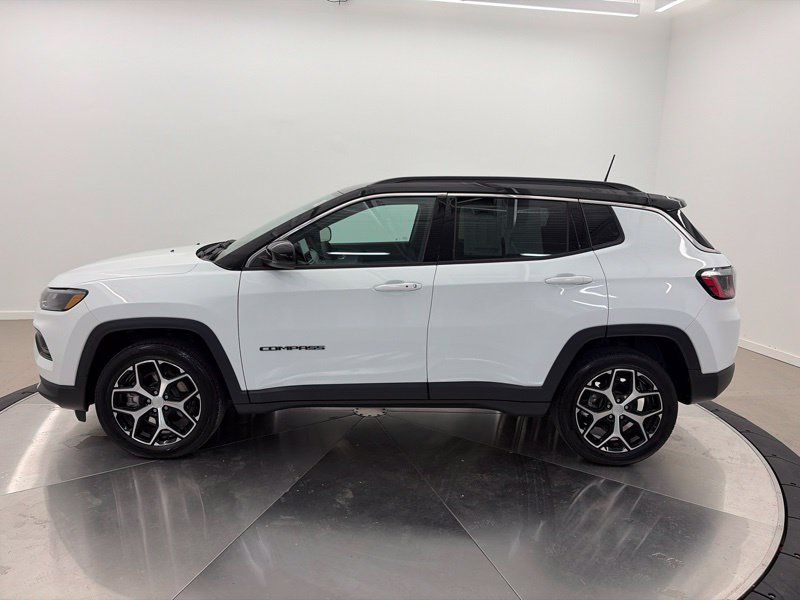 Used 2024 Jeep Compass Limited AWD/4WD image 6