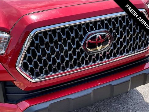 Used 2019 Toyota Tacoma TRD Off-Road AWD/4WD image 31