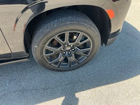 Used 2021 Chevrolet Tahoe Premier w/ Premium Package AWD/4WD image 10