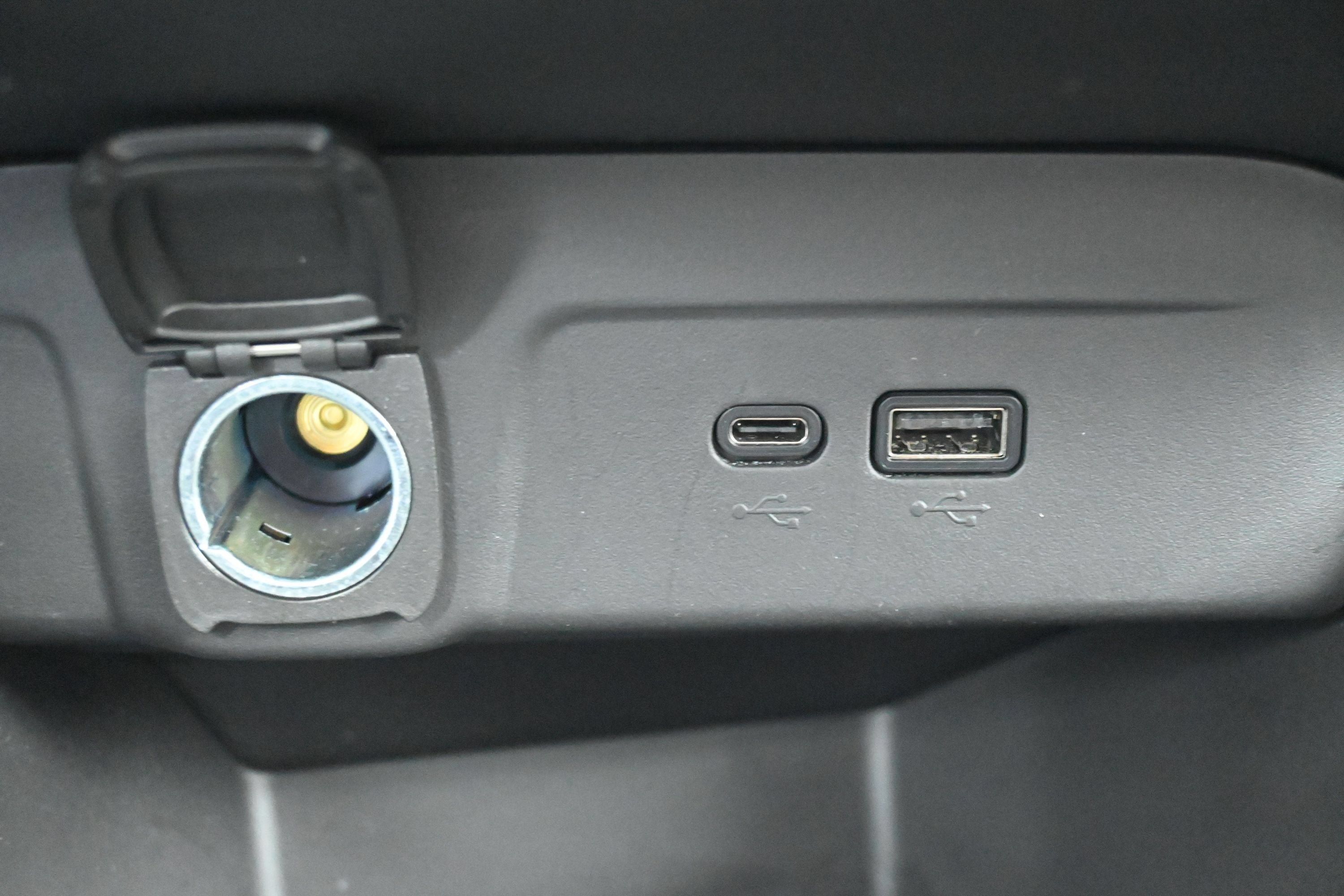 Certified 2024 Chevrolet Trax LT FWD image 18