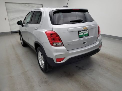 Used 2021 Chevrolet Trax LS w/ Tint and Cruise Package AWD/4WD image 5