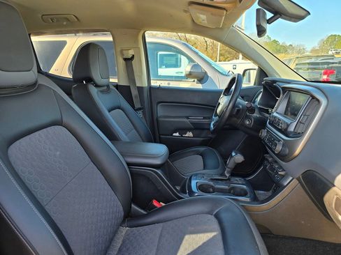 Used 2017 Chevrolet Colorado Z71 image 3