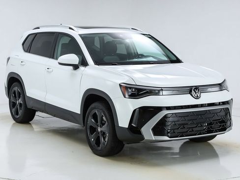New 2026 Volkswagen Taos SEL image 15