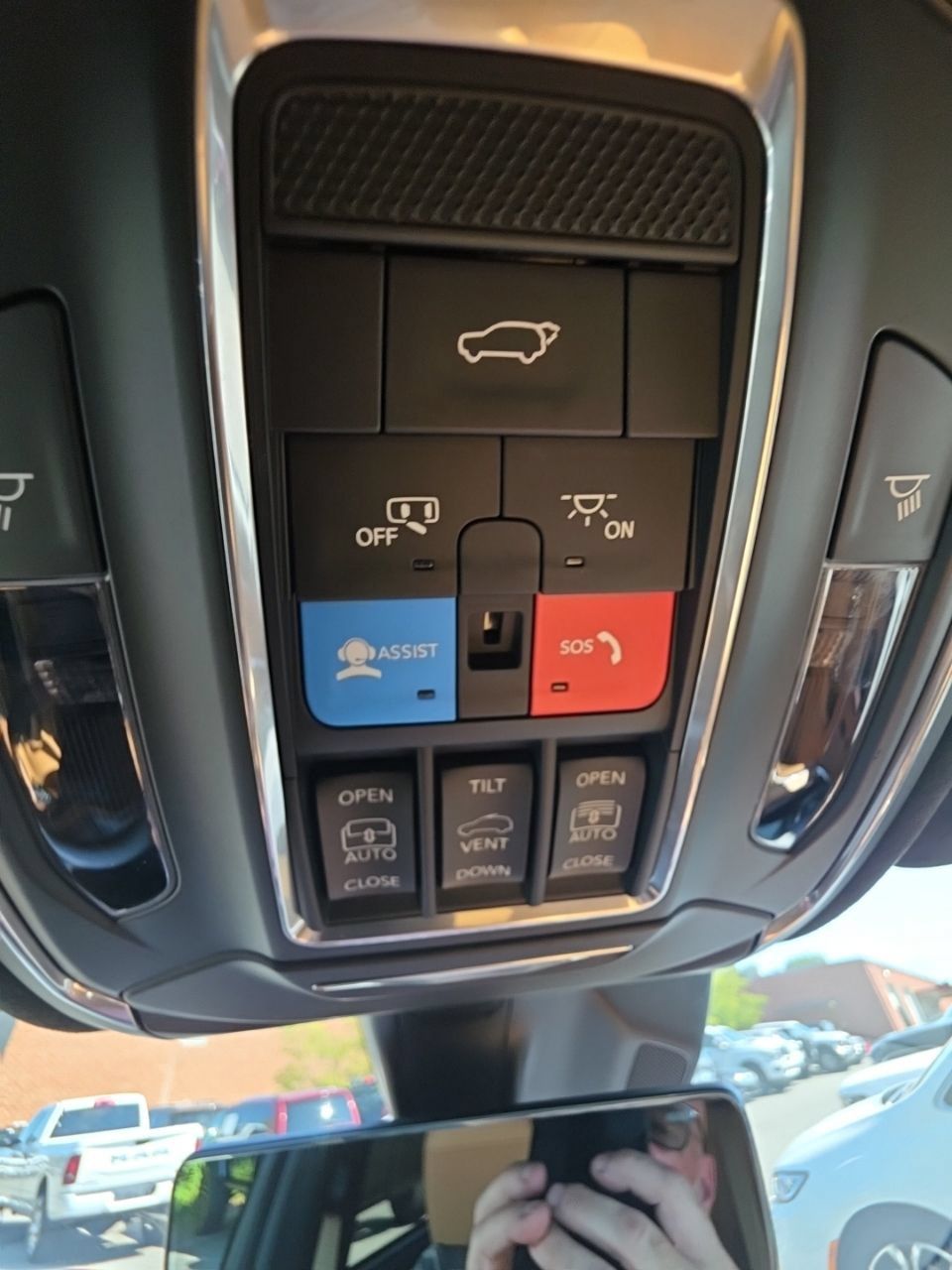 Used 2025 Jeep Grand Cherokee Summit AWD/4WD image 38