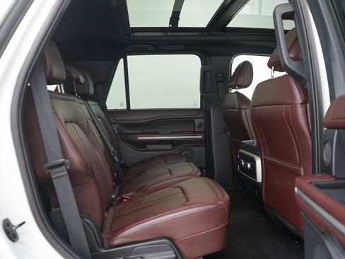 Used 2024 Ford Expedition Limited AWD/4WD image 12