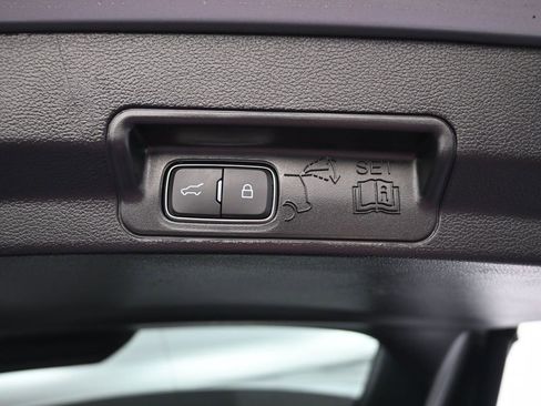 Certified 2022 Ford Explorer XLT image 34