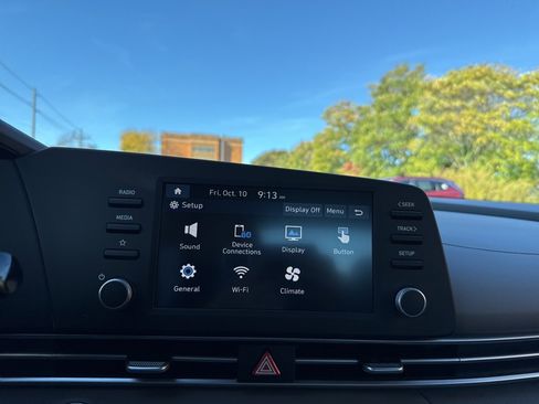 New 2025 Hyundai Elantra Sport image 21