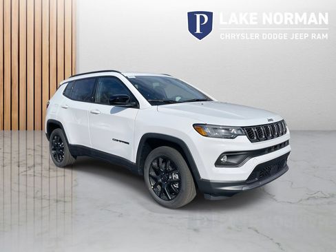 New 2026 Jeep Compass Latitude AWD/4WD image 2