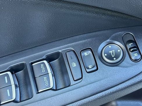 Used 2020 Honda Accord LX image 12