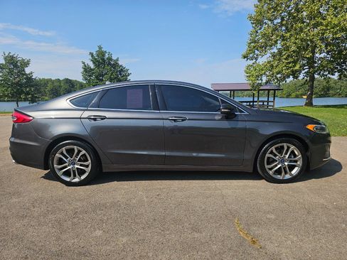 Used 2019 Ford Fusion SEL FWD image 3