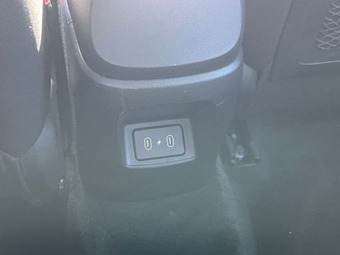 Used 2025 Hyundai Elantra SEL image 23