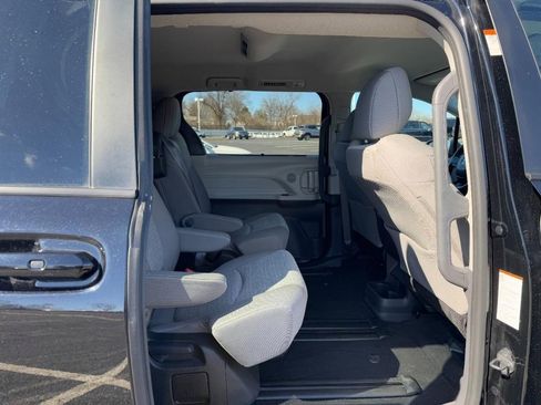 Certified 2024 Toyota Sienna LE image 13