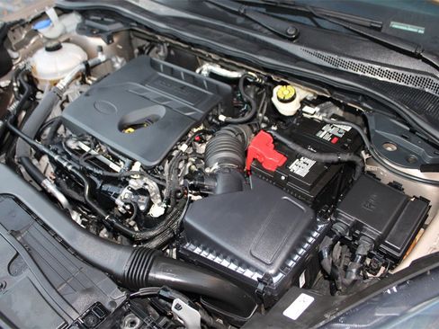 Used 2020 Ford Escape SE image 25