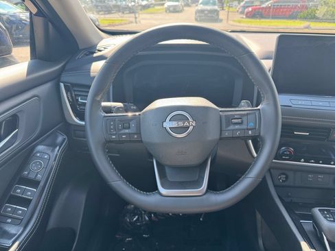 Used 2026 Nissan Rogue SL FWD image 31