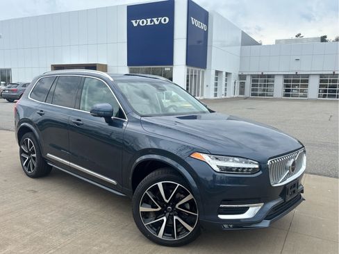 Used 2023 Volvo XC90 B5 Plus w/ Protection Package Premier AWD/4WD image 2