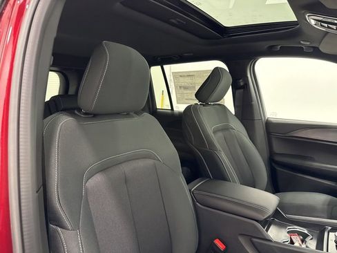 New 2025 Jeep Grand Cherokee Laredo X w/ Luxury Tech Group I image 14