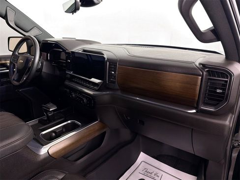 Used 2023 Chevrolet Silverado 1500 High Country w/ Technology Package image 32