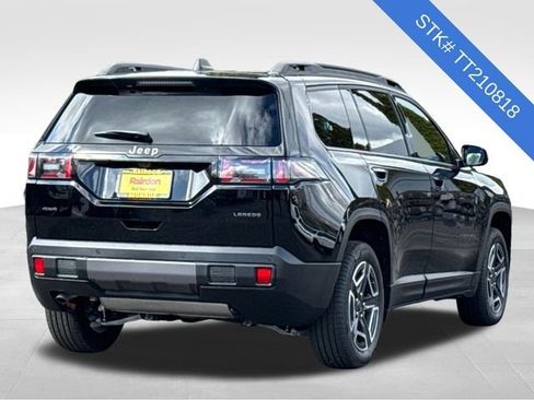 New 2026 Jeep Cherokee Laredo image 5