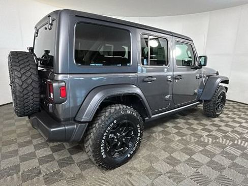 Used 2023 Jeep Wrangler Unlimited w/ Cold Weather Group AWD/4WD image 3