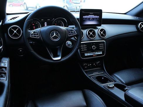 Used 2018 Mercedes-Benz CLA 250 image 12