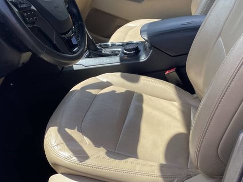 Used 2017 Ford Explorer XLT w/ Equipment Group 202A image 11