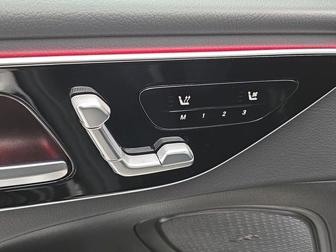 Used 2025 Mercedes-Benz C 300 Sedan image 28