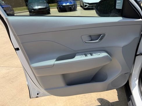 Certified 2024 Hyundai Kona Limited FWD image 13