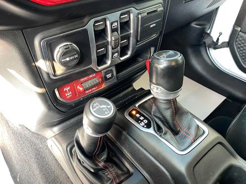 Used 2020 Jeep Wrangler Unlimited Rubicon w/ Dual Top Group AWD/4WD image 47
