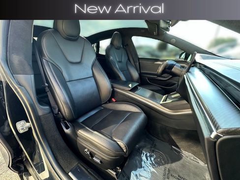 Used 2023 Tesla Model S Plaid image 8