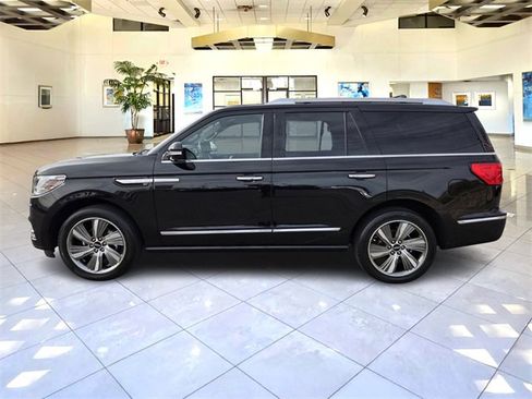 Used 2019 Lincoln Navigator Select w/ Technology Package image 4