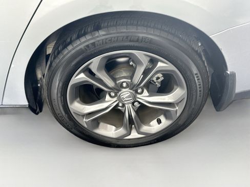 Used 2024 Honda Accord EX image 11