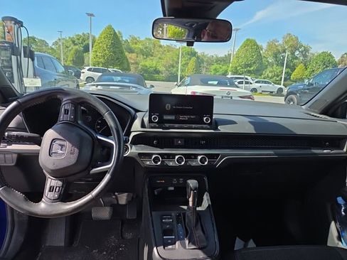 Used 2023 Honda CR-V Sport image 12