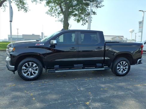 Used 2022 Chevrolet Silverado 1500 LT AWD/4WD image 4