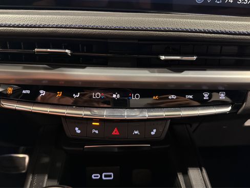 Used 2024 Cadillac XT4 Sport AWD/4WD image 32