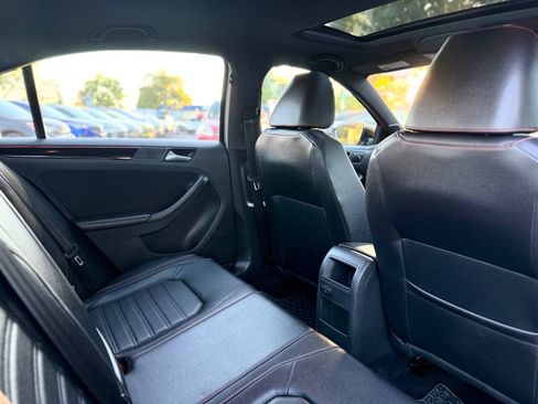 Used 2017 Volkswagen Jetta GLI FWD image 14