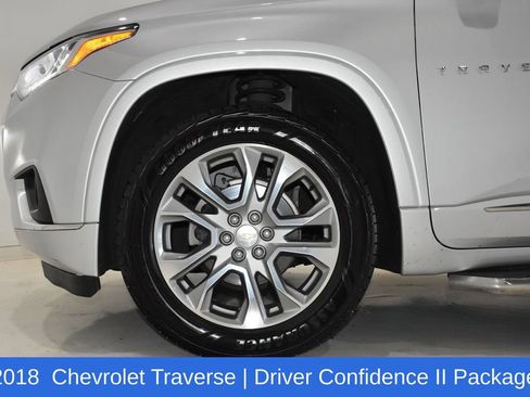 Used 2018 Chevrolet Traverse Premier w/ Driver Confidence II Package FWD image 6
