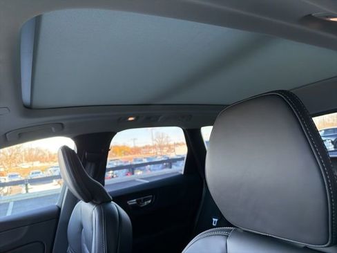 New 2026 Volvo XC60 T8 Ultra w/ Protection Package Premier AWD/4WD image 11