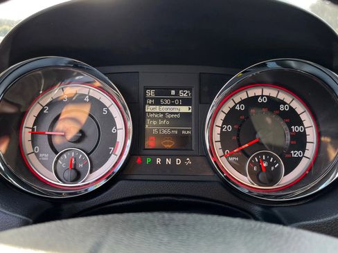 Used 2018 Dodge Grand Caravan SXT w/ Blacktop Package FWD image 20