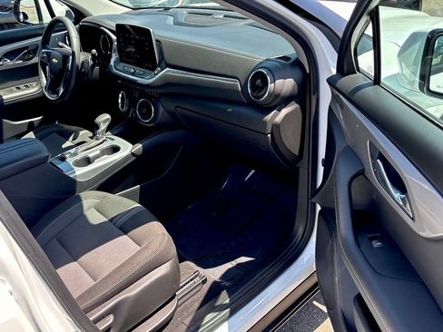 Used 2025 Chevrolet Blazer LT FWD image 26