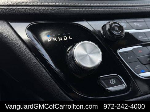 Used 2025 Chrysler Pacifica Limited FWD image 19