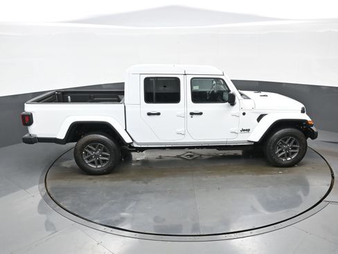 New 2026 Jeep Gladiator Sport image 23
