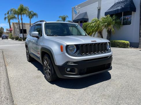 Used 2016 Jeep Renegade 75th Anniversary FWD image 3