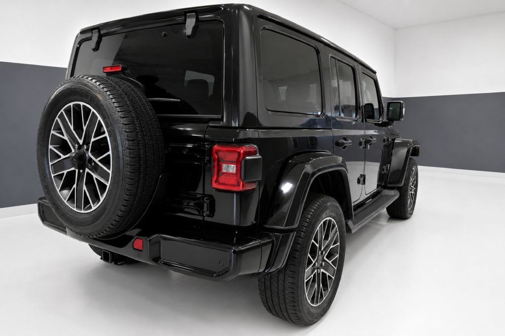 Used 2022 Jeep Wrangler Unlimited Sahara AWD/4WD image 8