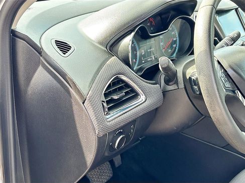 Used 2016 Chevrolet Cruze LT w/ Convenience Package FWD image 10