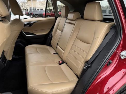 Used 2025 Toyota RAV4 XLE Premium image 28