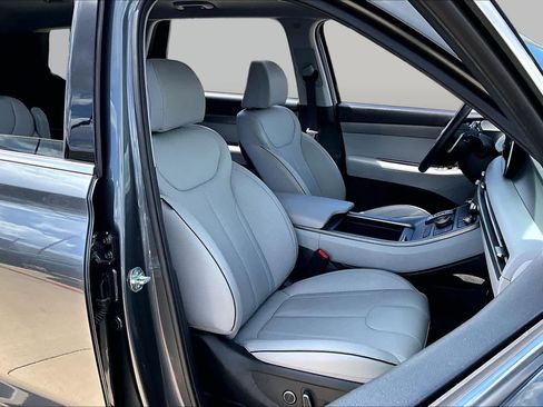 Used 2025 Hyundai Palisade SEL FWD image 9