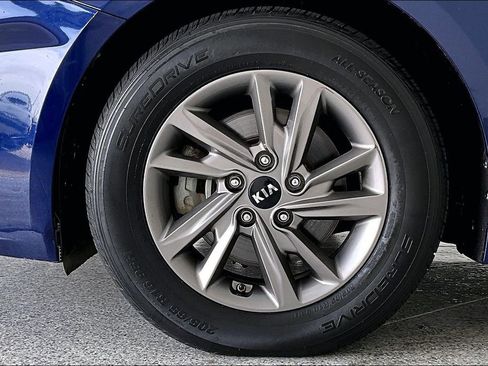 Used 2020 Kia Optima LX image 11