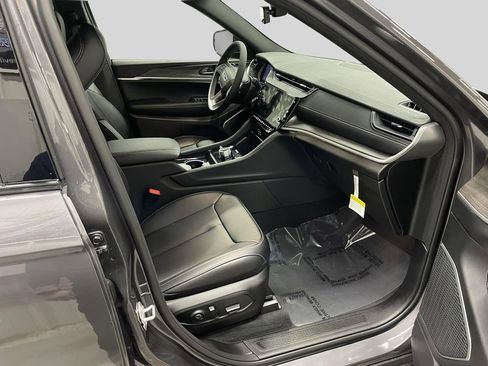 New 2026 Jeep Grand Cherokee L Limited image 9