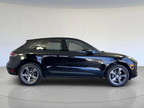Certified 2026 Porsche Macan AWD/4WD image 9